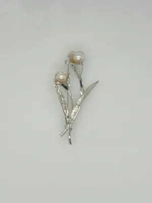 Vintage Sterling Silver Calla Lilly Shaped Brooch With Fresh Water Pearls